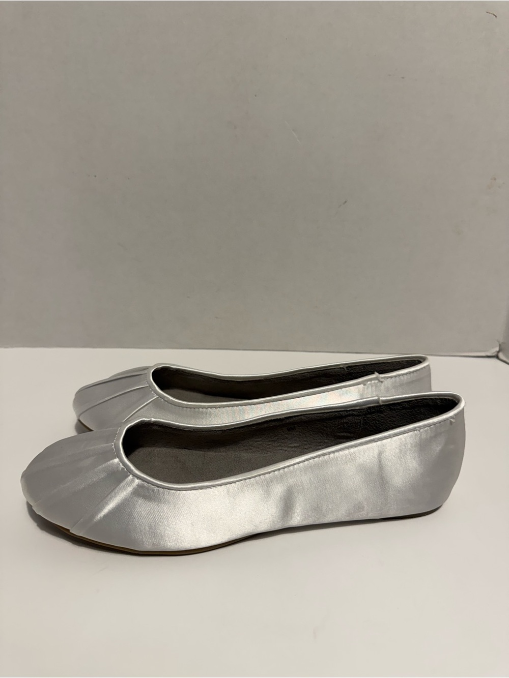 Davids Bridal dyeable satin white ballet flats slip on round ladies 9